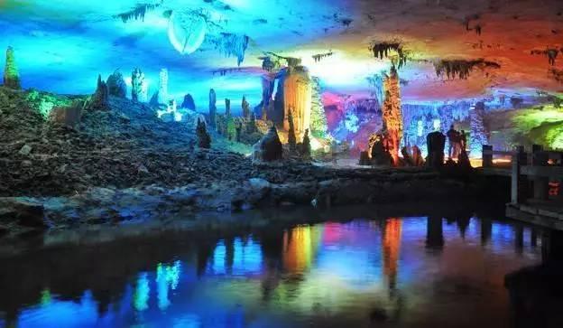 太原市工会系统开展“两节”送温暖活动